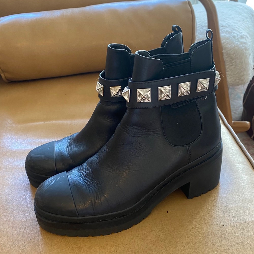 MK booties